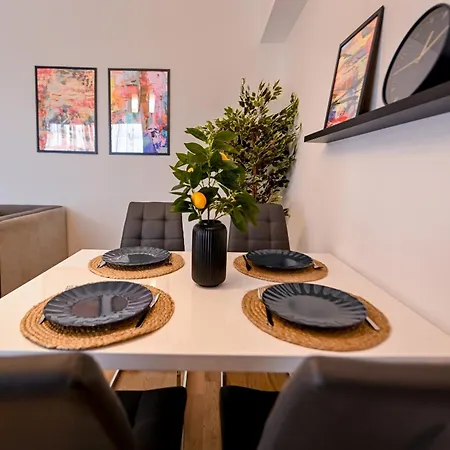 Amazing - Modern 1br With Balcony In Aviatiei Bükreş
