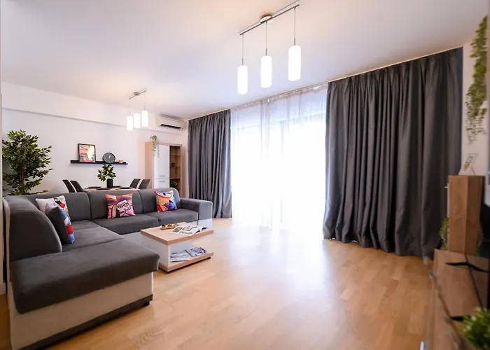 Amazing - Modern 1br With Balcony In Aviatiei Бухарест