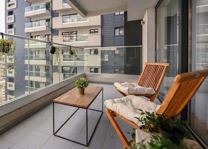 Amazing - Modern 1br With Balcony In Aviatiei Бухарест