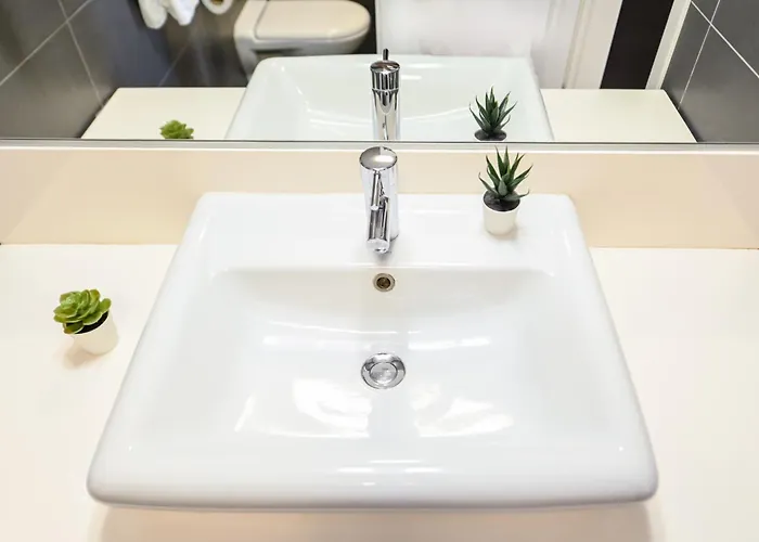 Amazing - Modern 1br With Balcony In Aviatiei *