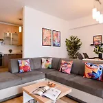Apartment Amazing - Modern 1br With Balcony In Aviatiei Bucharest