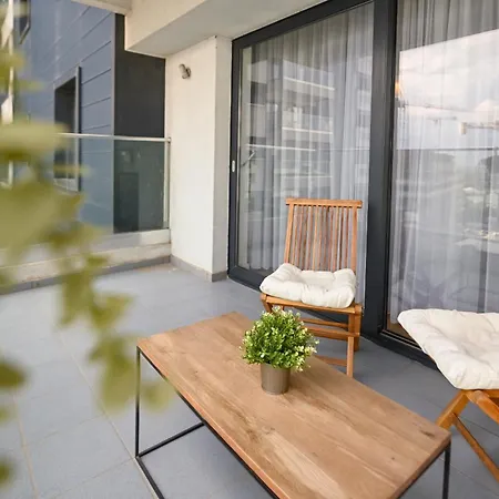 Amazing - Modern 1br With Balcony In Aviatiei Apartman *